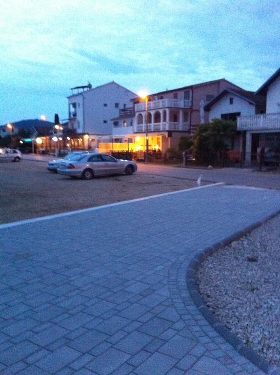 Nada Apartment Bilice Luaran gambar
